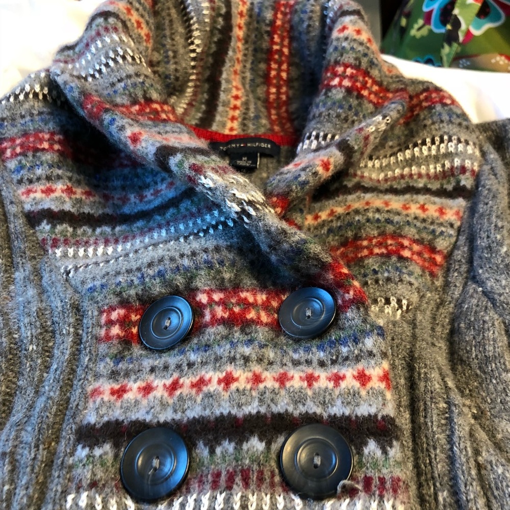 Gray cable-knit tunic fair isle pockets tunic
